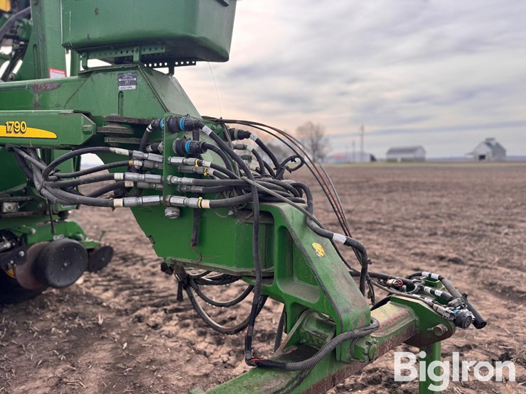 2014-john-deere-1790-ccs-image-9