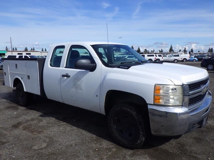 2008-chevrolet-2500hd-image-3