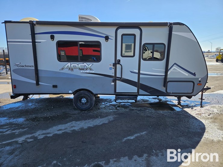 2020-massey-ferguson-730-image-4