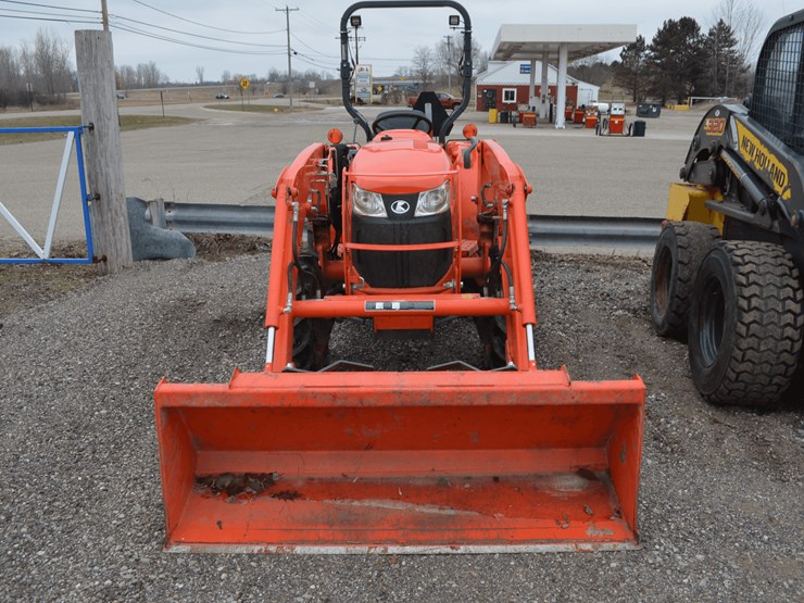 kubota-3301dt-with-la525-loader-image-6