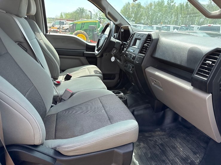 2017-ford-f150-xl-image-13