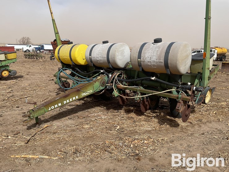 john-deere-7000-image-1