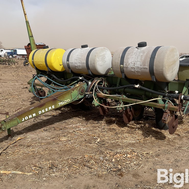 JOHN DEERE 7000
