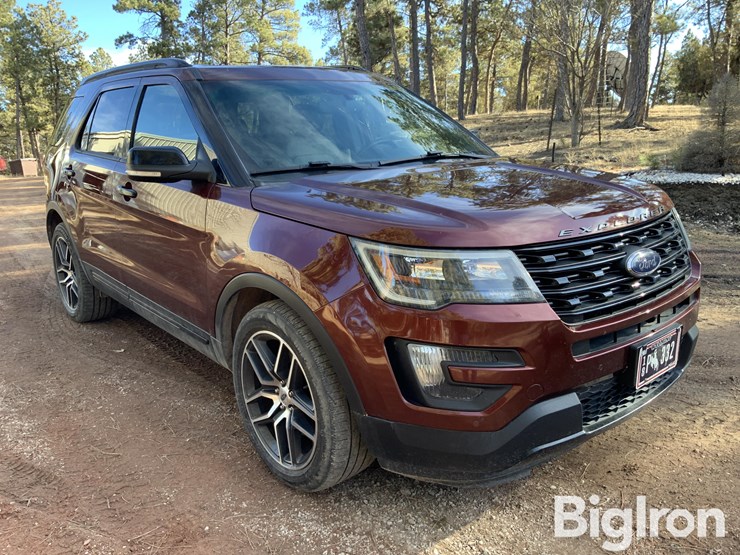 2016-ford-explorer-image-3