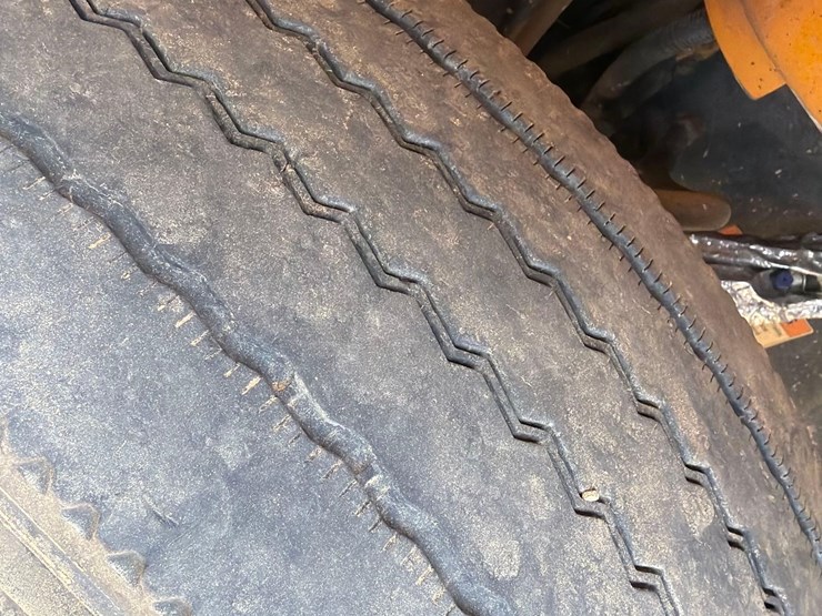 2008-thomas-saf-t-liner-c2-image-9