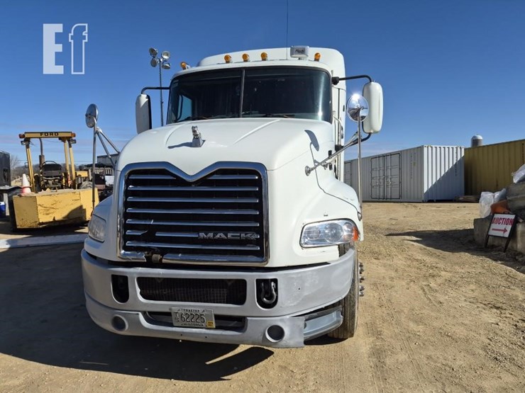 2014-mack-pinnacle-cxu613-image-4
