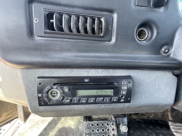 caterpillar-730-image-25