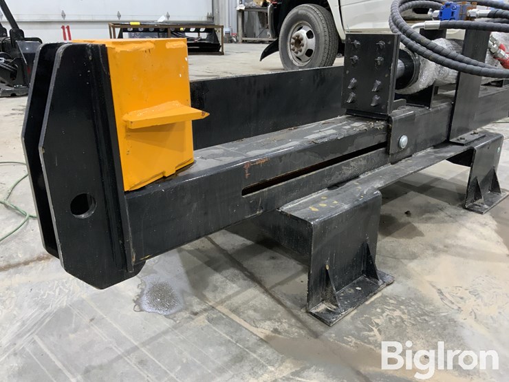 2025-massey-ferguson-730-image-19