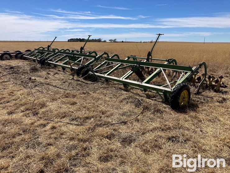 john-deere-40-image-1