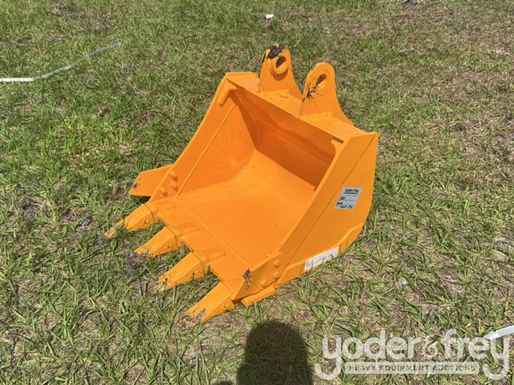 2026-caterpillar-305-image-2