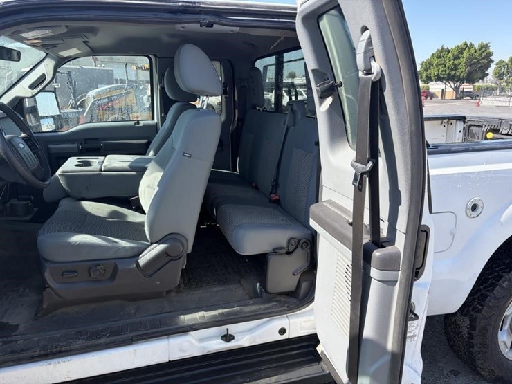 2011-ford-f250-image-11