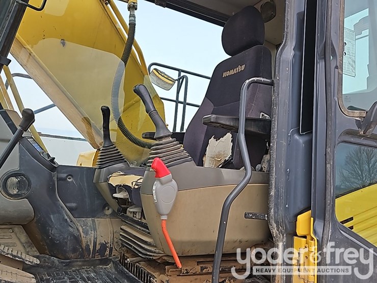 2016-komatsu-pc210-lc-11-image-24