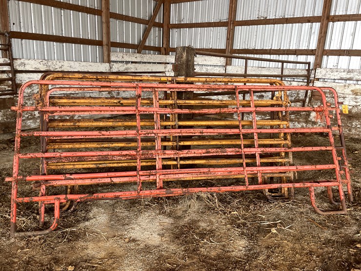 #2354-•-(6)-metal-gates-image-1