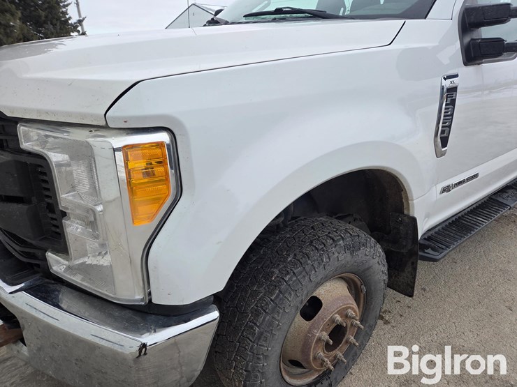 2017-ford-f350-image-10