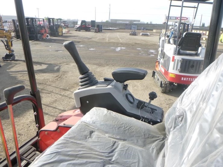 2026-tpm-18hs-hydraulic-excavator-image-23