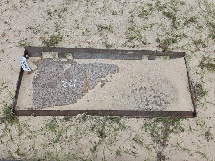 --skid-steer-solid-blank-plate-image-2