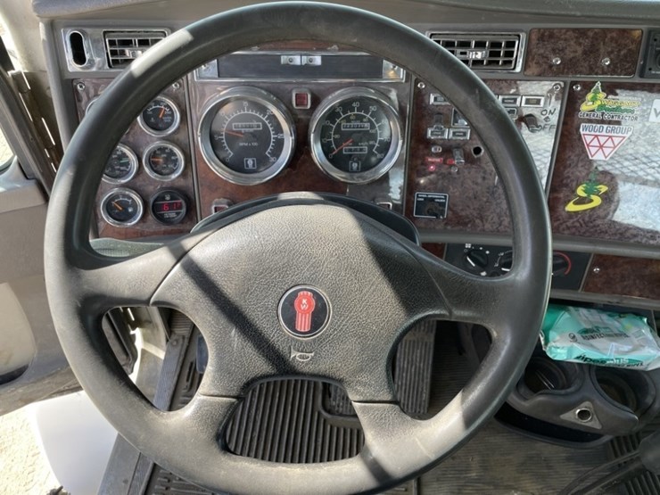 2007-kenworth-t300-image-33