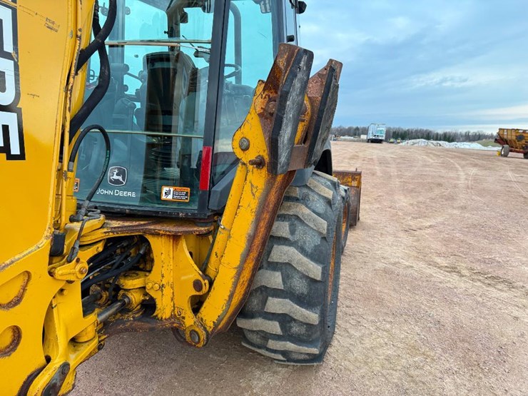 john-deere-410-image-37