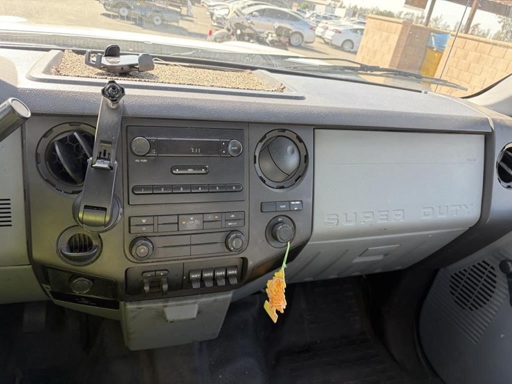 2015-ford-f550-sd-image-16