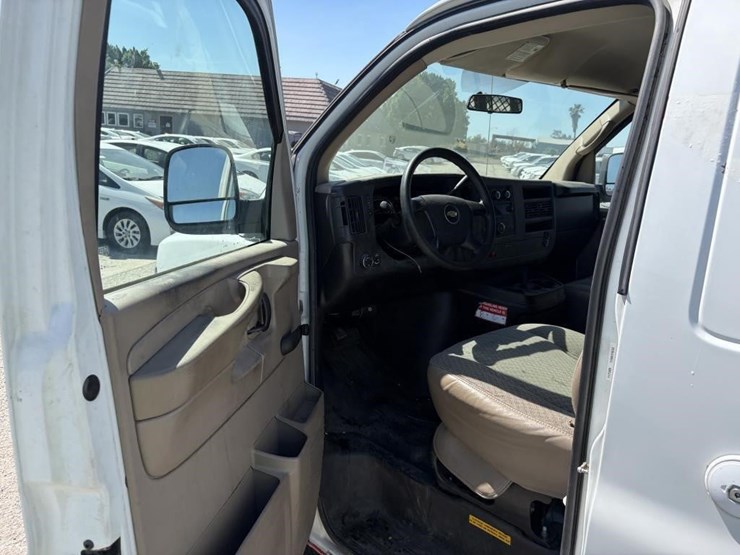 2009-chevrolet-express-1500-image-12