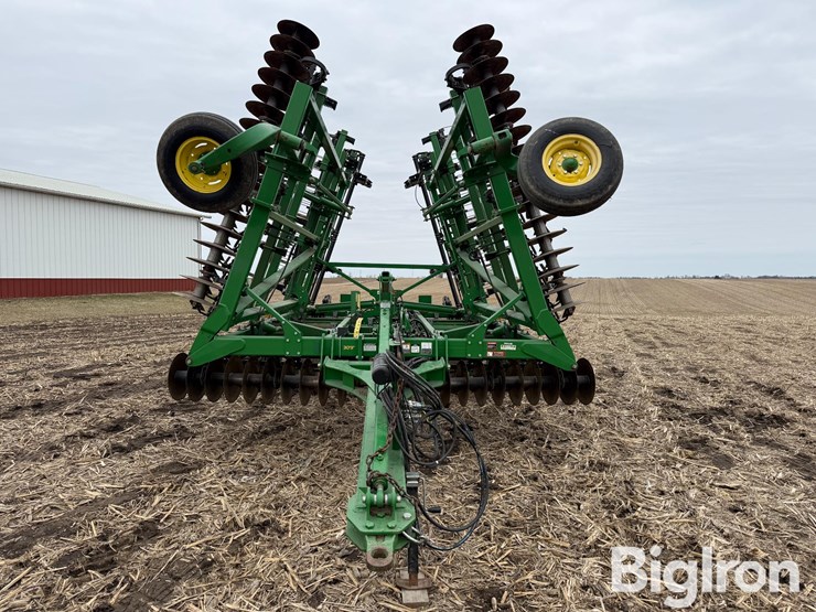 2014-john-deere-2310-image-2