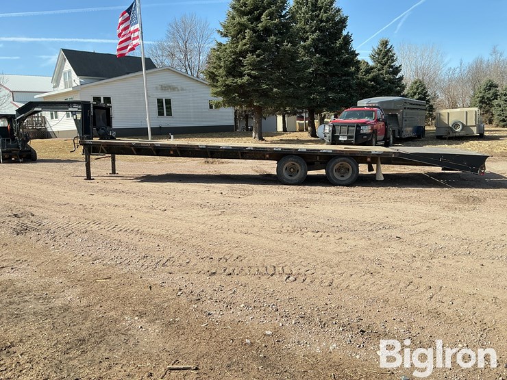 2009-titan-trailer-image-8