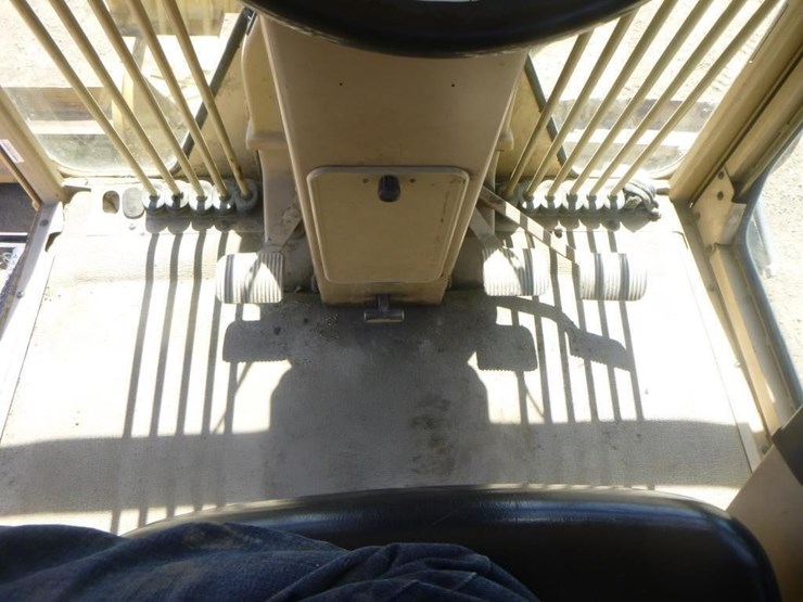 caterpillar-143h-image-25