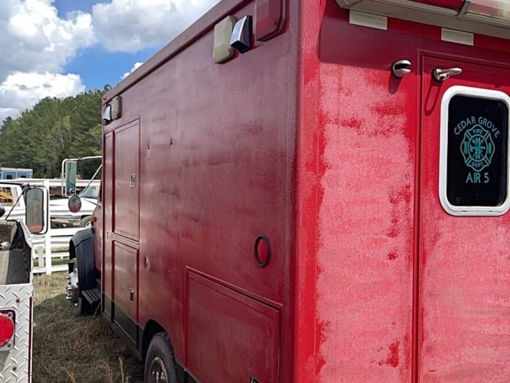 international-4700-image-8