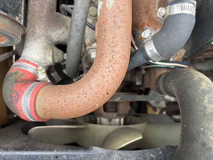 new-holland-lx885-image-32