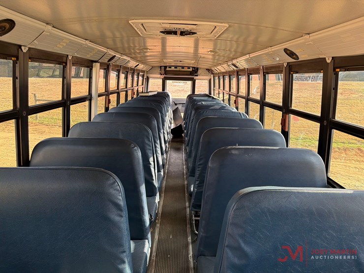 2008-thomas-saf-t-liner-c2-image-13