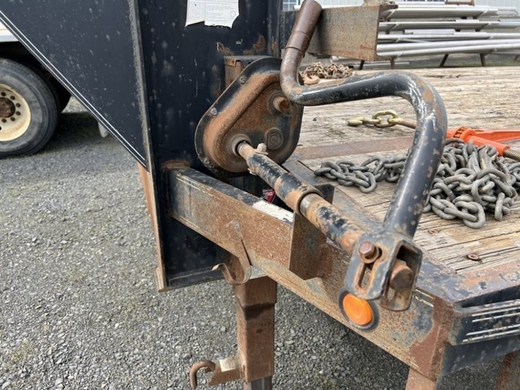 2012-elite-t/a-gooseneck-equipment-trailer-image-2