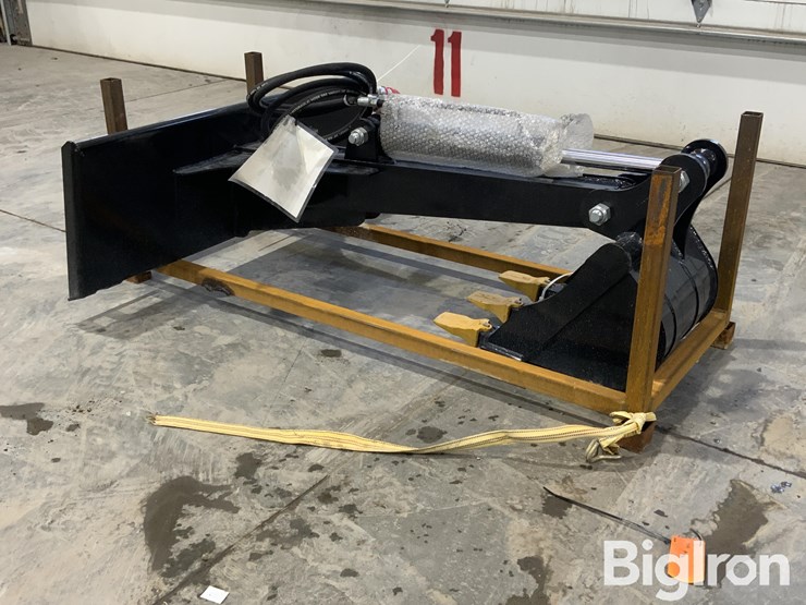 2025-massey-ferguson-730-image-3