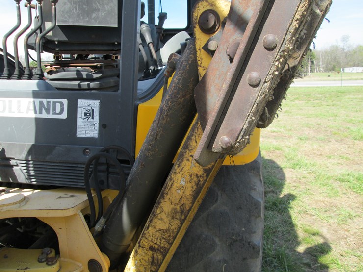 new-holland-b95b-image-14