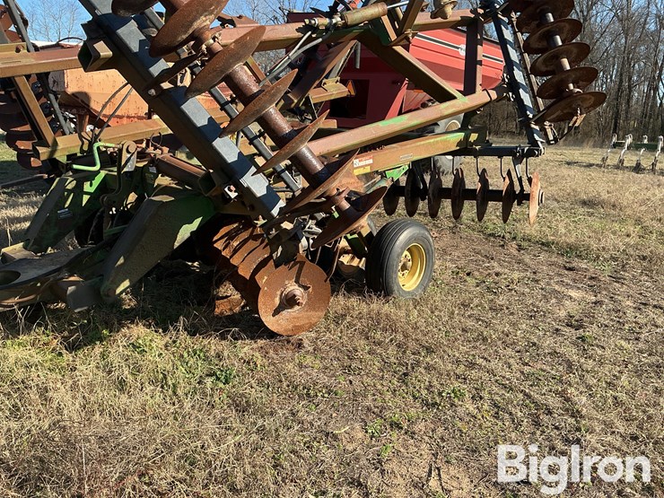 john-deere-630-image-16