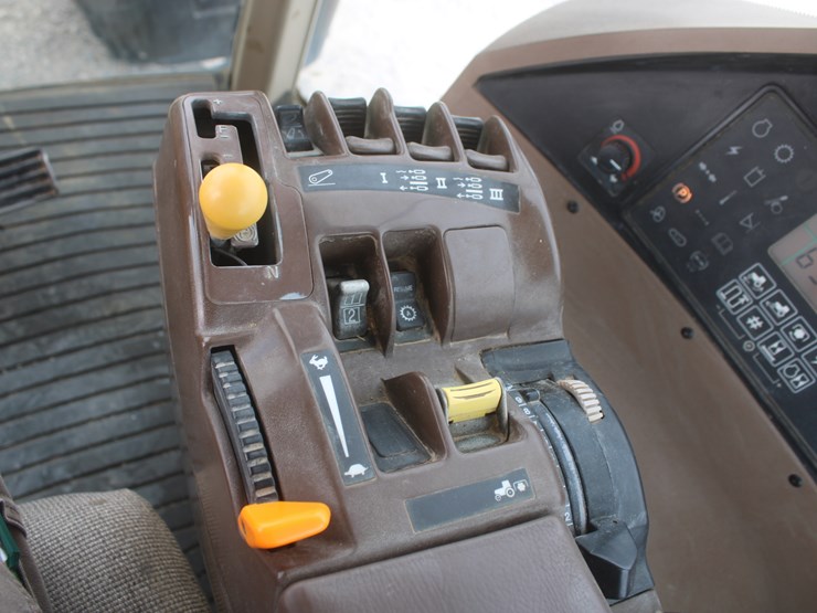 john-deere-8120-image-26