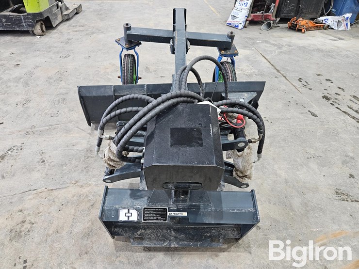 2025-massey-ferguson-730-image-6