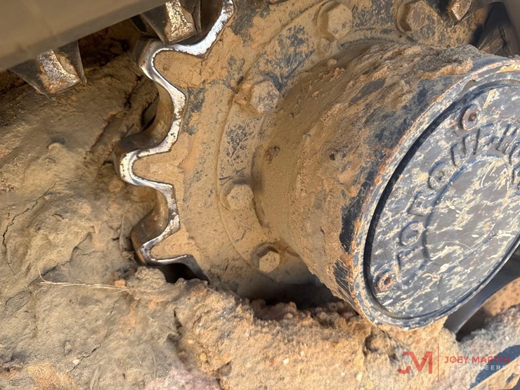 2020-deere-333g-image-13