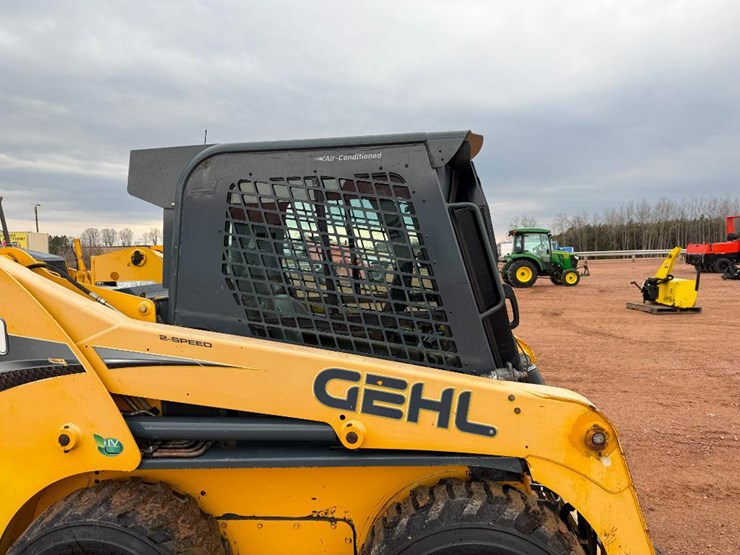 gehl-r260-image-21