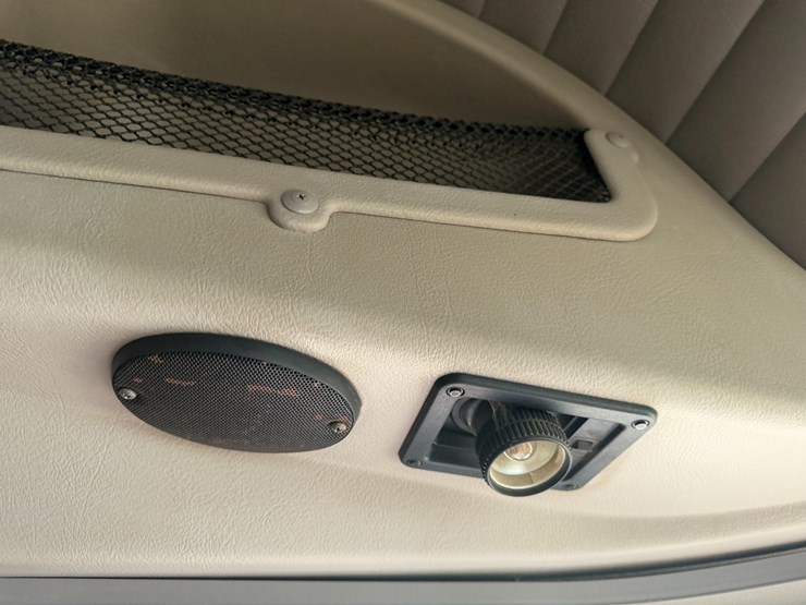 2002-international-9200i-image-73