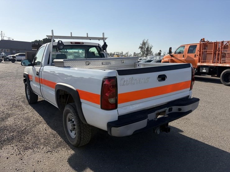 2005-chevrolet-2500-image-4