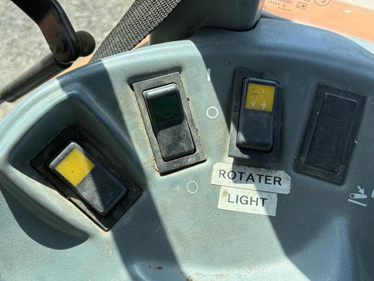 1998-case-cx80-image-25