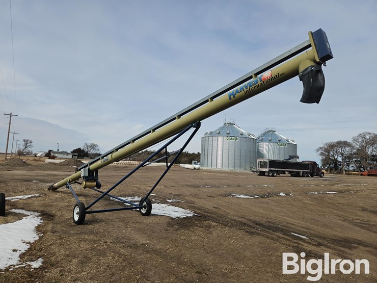 2014-harvest-international-t1042-image-7