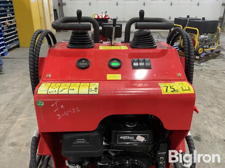 2025-massey-ferguson-730-image-11