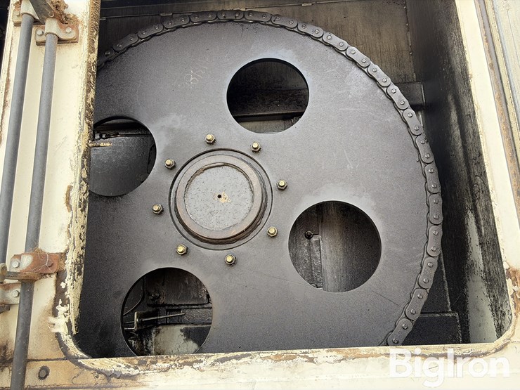 roto-mix-540-14xd-feed-wagon-image-19