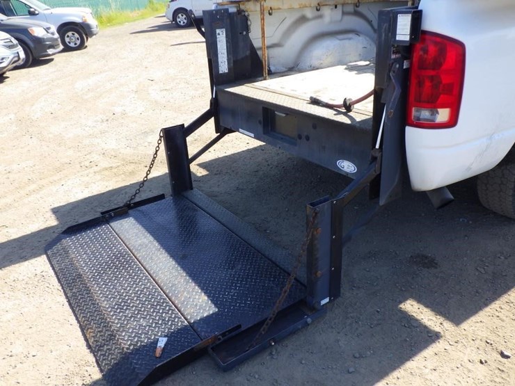 2004-dodge-ram-2500-image-11