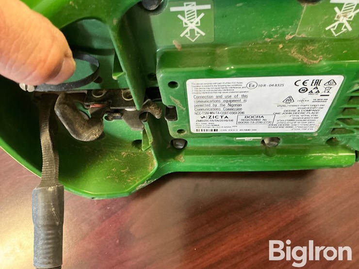 2019-john-deere-6000-image-11