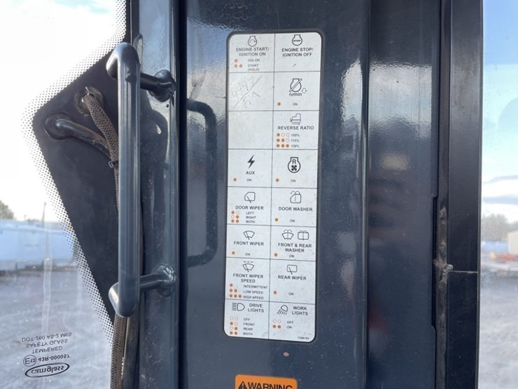 2013-deere-700k-lgp-image-33