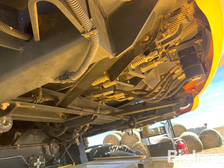 2009-new-holland-cr9060-image-16