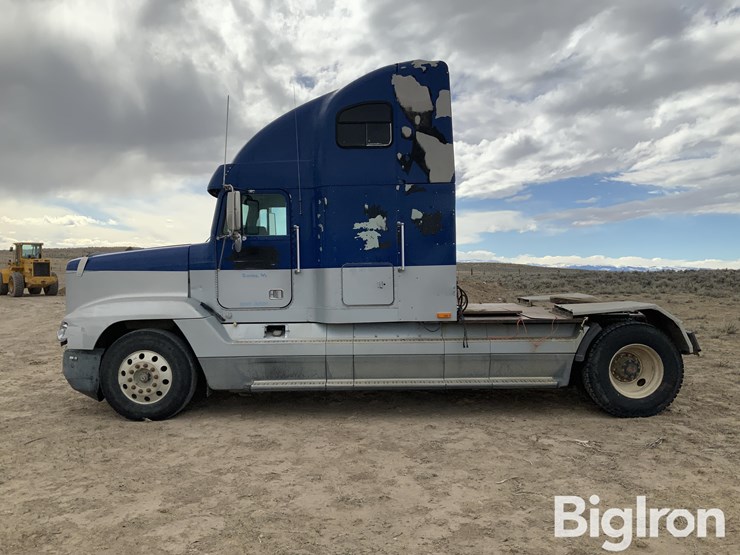 1995-freightliner-fld120-image-8