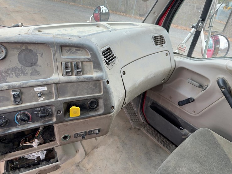 2000-sterling-lt8500-image-30